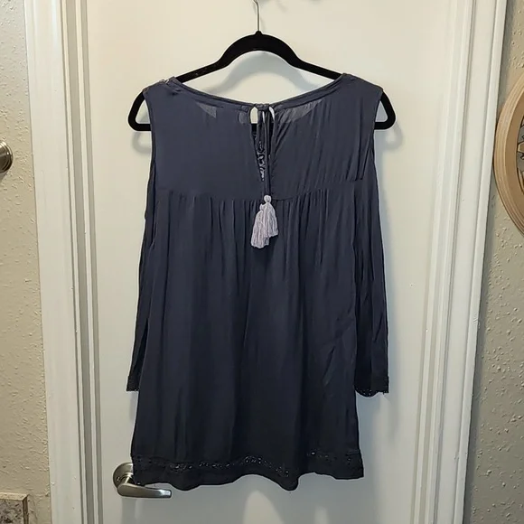 Knox Rose cold shoulder blouse - Picture 3 of 9